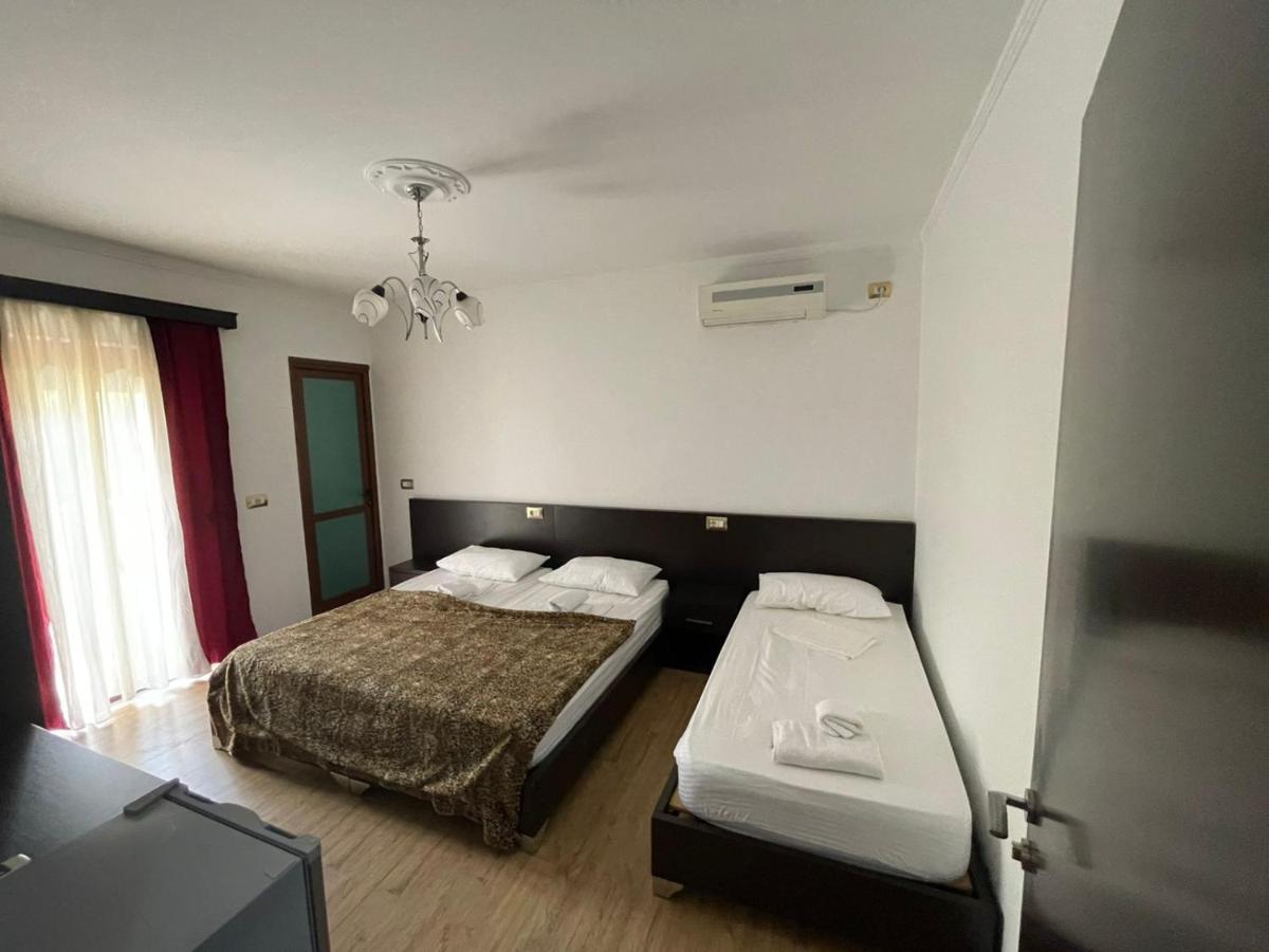Centre Hotel Berat Exterior foto